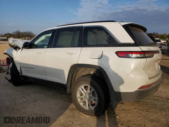 2024 Jeep Grand Cherokee Laredo X with VIN 1C4RJGAG5RC264173, listed as a Copart auction lot 45505465 with 7,633 mi miles and Salvage title. Bid and sale history available at DreamBid. Image 2.