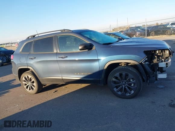 ✅ 2021 Jeep Cherokee 80th Anniversary • VIN: 1C4PJMMX4MD209699 • Lot: 43502226. Wystawiony na IAAI z przebiegiem 48 066 mil. Bezpłatny archiwum sprzedaży aukcyjnych z USA i szczegółowy raport historii pojazdu na DreamBid. Zdjęcie 14.