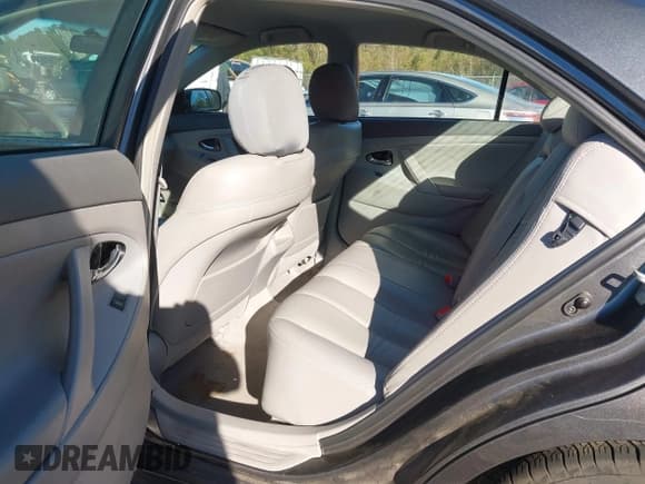 ✅ 2011 Toyota Camry LE • VIN: 4T1BF3EK3BU161825 • Lot: 43654238. Wystawiony na IAAI z przebiegiem 127 866 mil. Bezpłatny archiwum sprzedaży aukcyjnych z USA i szczegółowy raport historii pojazdu na DreamBid. Zdjęcie 8.