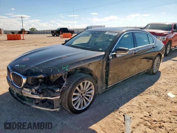 ✅ 2016 BMW 7 Series 740i • VIN: WBA7E2C53GG738618 • Лот: 82054445. Опубликован ранее на Copart с пробегом 95 444 миль. Бесплатный доступ к архиву аукционных продаж из США и подробный отчёт об истории автомобиля на DreamBid. Изображение 1.