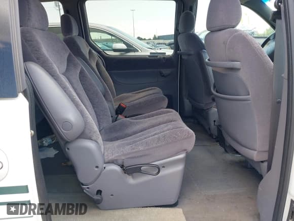 ✅ 2000 Dodge Caravan SE • VIN: 1B4GP44R6YB688397 • Лот: 42977835. Опубликован ранее на IAAI с пробегом 106 610 миль. Бесплатный доступ к архиву аукционных продаж из США и подробный отчёт об истории автомобиля на DreamBid. Изображение 8.