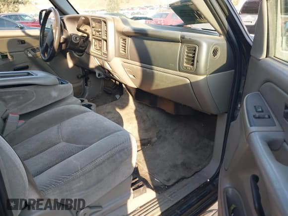 ✅ 2004 Chevrolet Suburban LT • VIN: 3GNEC16T24G317159 • Лот: 41454418. Опубликован ранее на IAAI с пробегом 201 016 миль. Бесплатный доступ к архиву аукционных продаж из США и подробный отчёт об истории автомобиля на DreamBid. Изображение 5.