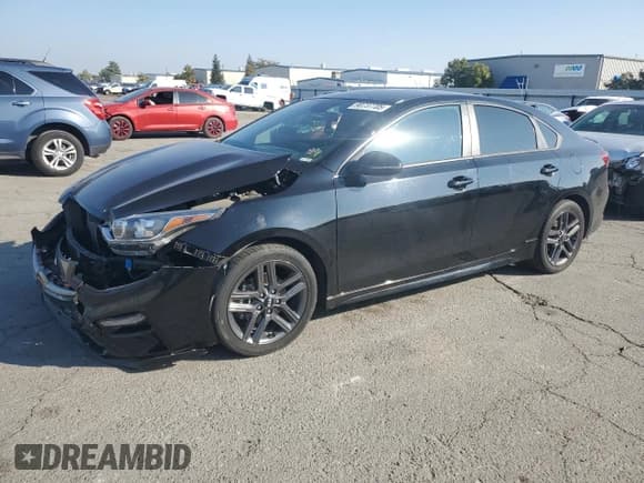 ✅ 2021 Kia Forte GT-Line • VIN: 3KPF34AD8ME318004 • Lot: 90737705. Wystawiony na Copart z przebiegiem 63 010 mil. Bezpłatny archiwum sprzedaży aukcyjnych z USA i szczegółowy raport historii pojazdu na DreamBid. Zdjęcie 1.