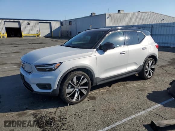 ✅ 2021 Volvo XC40 • VIN: YV4ED3UR3M2571560 • Lot: 71871995. Listed on Copart with Not provided. Free auction sales archive from the USA and detailed vehicle history report at DreamBid. Image 1.
