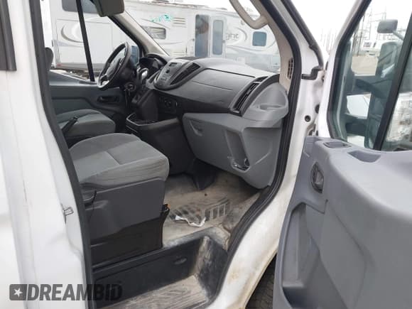 ✅ 2016 Ford Transit • VIN: 1FDBF9ZMXGKA85375 • Lot: 41524662. Wystawiony na IAAI z przebiegiem 183 792 mil. Bezpłatny archiwum sprzedaży aukcyjnych z USA i szczegółowy raport historii pojazdu na DreamBid. Zdjęcie 5.