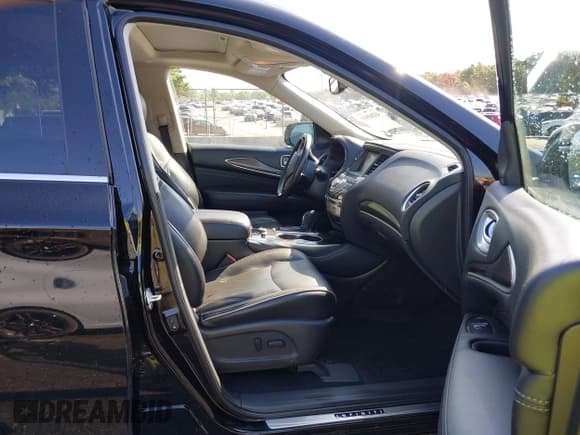 ✅ 2019 Infiniti QX60 Luxe • VIN: 5N1DL0MM6KC511814 • Lot: 43265555. Wystawiony na IAAI z przebiegiem 84 999 mil. Bezpłatny archiwum sprzedaży aukcyjnych z USA i szczegółowy raport historii pojazdu na DreamBid. Zdjęcie 5.