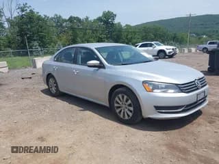 ✅ 2014 Volkswagen Passat Wolfsburg Edition • VIN: 1VWAT7A38EC070085 • Lot: 42566625. Wystawiony na IAAI z przebiegiem 180 735 mil. Bezpłatny archiwum sprzedaży aukcyjnych z USA i szczegółowy raport historii pojazdu na DreamBid. Zdjęcie 1.