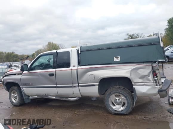 ✅ 1998 Dodge 1500 • VIN: 1B7HF13Y6WJ115956 • Лот: 43548056. Опубликован ранее на IAAI с пробегом 175 510 миль. Бесплатный доступ к архиву аукционных продаж из США и подробный отчёт об истории автомобиля на DreamBid. Изображение 15.