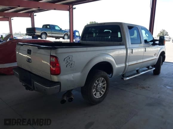 ✅ 2014 Ford F-250 XL • VIN: 1FT7W2BT5EEA48300 • Lot: 42236840. Listed on IAAI with 213,819 mi. Free auction sales archive from the USA and detailed vehicle history report at DreamBid. Image 4.