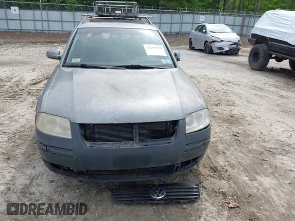 ✅ 2001 Volkswagen Passat • VIN: WVWVH63B61E310477 • Лот: 42107133. Опубликован ранее на IAAI с пробегом 141 909 миль. Бесплатный доступ к архиву аукционных продаж из США и подробный отчёт об истории автомобиля на DreamBid. Изображение 12.