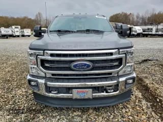 ✅ 2022 Ford F-250 XL • VIN: 1FT8W2BT5NEC57153 • Lot: 84230105. Wystawiony na Copart z przebiegiem 54 871 mil. Bezpłatny archiwum sprzedaży aukcyjnych z USA i szczegółowy raport historii pojazdu na DreamBid. Zdjęcie 5.