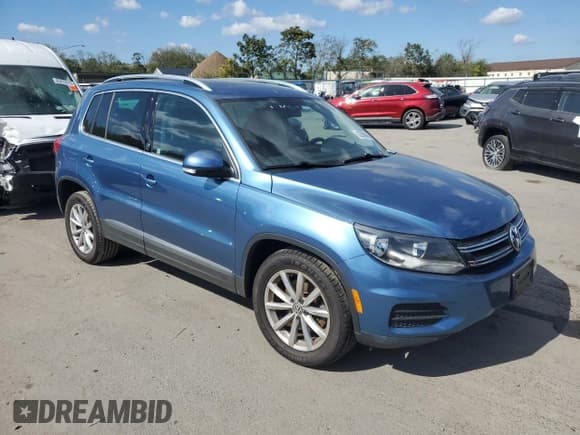 ✅ 2017 Volkswagen Tiguan Wolfsburg Edition • VIN: WVGSV7AX1HK031168 • Лот: 82208685. Опубликован ранее на Copart с пробегом 91 788 миль. Бесплатный доступ к архиву аукционных продаж из США и подробный отчёт об истории автомобиля на DreamBid. Изображение 4.