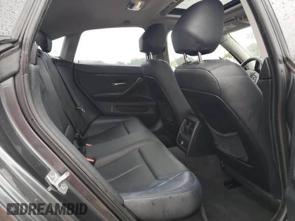 ✅ 2015 BMW 4 Series 428i • VIN: WBA4A9C55FD416277 • Lot: 70769555. Wystawiony na Copart z przebiegiem 95 878 mil. Bezpłatny archiwum sprzedaży aukcyjnych z USA i szczegółowy raport historii pojazdu na DreamBid. Zdjęcie 10.