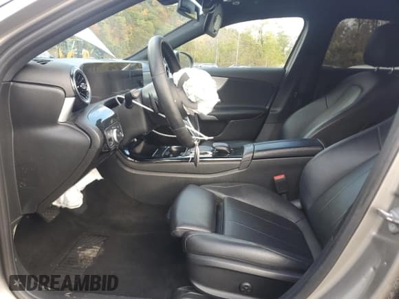 ✅ 2019 Mercedes-Benz A 220 • VIN: WDD3G4FB7KW028232 • Lot: 87040965. Listed on Copart with 91,847 mi. Free auction sales archive from the USA and detailed vehicle history report at DreamBid. Image 7.