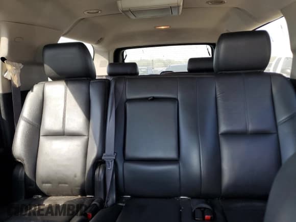 ✅ 2014 Chevrolet Suburban LT • VIN: 1GNSCJE0XER190544 • Lot: 73096564. Wystawiony na Copart z przebiegiem 106 842 mil. Bezpłatny archiwum sprzedaży aukcyjnych z USA i szczegółowy raport historii pojazdu na DreamBid. Zdjęcie 10.