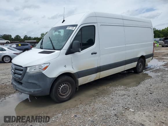 ✅ 2021 Mercedes-Benz Sprinter Cargo • VIN: W1Y40CHY3MT062246 • Lot: 60671345. Listed on Copart with 128,969 mi. Free auction sales archive from the USA and detailed vehicle history report at DreamBid. Image 1.