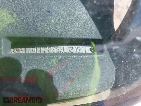 ✅ 1999 Jeep Cherokee SE • VIN: 1J4FF28S5XL520501 • Lot: 41706800. Listed on IAAI with Not provided. Free auction sales archive from the USA and detailed vehicle history report at DreamBid. Image 9.