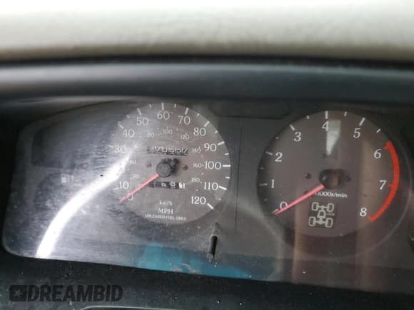 ✅ 1997 Infiniti QX4 • VIN: JNRAR05Y1VW016494 • Lot: 73627434. Wystawiony na Copart z przebiegiem 270 857 mil. Bezpłatny archiwum sprzedaży aukcyjnych z USA i szczegółowy raport historii pojazdu na DreamBid. Zdjęcie 9.