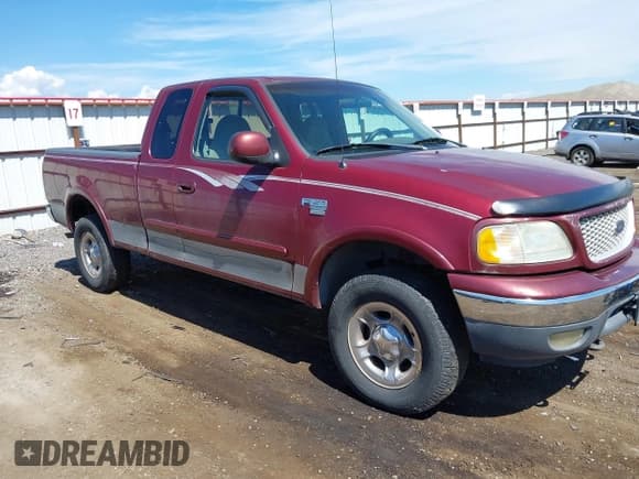 ✅ 1999 Ford F-150 • VIN: 1FTRX18W9XKA77739 • Lot: 42973425. Wystawiony na IAAI z przebiegiem Nie podano. Bezpłatny archiwum sprzedaży aukcyjnych z USA i szczegółowy raport historii pojazdu na DreamBid. Zdjęcie 1.
