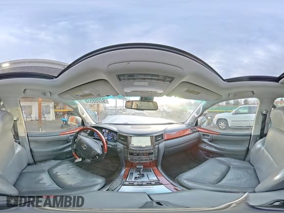 ✅ 2008 Lexus LX 570 • VIN: JTJHY00W384010961 • Lot: 92098555. Listed on Copart with 213,330 mi. Free auction sales archive from the USA and detailed vehicle history report at DreamBid. Image 15.