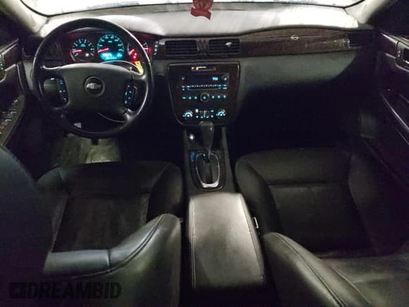 ✅ 2014 Chevrolet Impala LTZ • VIN: 2G1WC5E3XE1143530 • Lot: 72454694. Wystawiony na Copart z przebiegiem 134 448 mil. Bezpłatny archiwum sprzedaży aukcyjnych z USA i szczegółowy raport historii pojazdu na DreamBid. Zdjęcie 8.