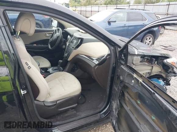 2017 Hyundai Santa Fe 2.4L с VIN 5NMZTDLB8HH026151, выставлен на аукционе IAAI как лот 43398462 с пробегом 84 868 миль миль и . История ставок и продаж доступна на DreamBid. Изображение 5.