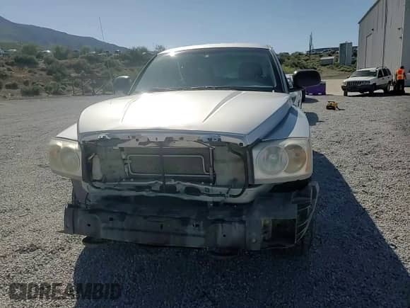 2007 Dodge Dakota ST with VIN 1D3HW28P07S173568, listed as a Copart auction lot 57132075 with 167,477 mi miles and Salvage title. Bid and sale history available at DreamBid. Image 14.