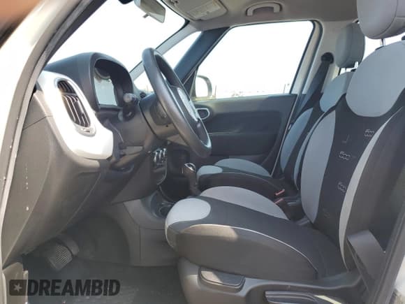 ✅ 2016 FIAT 500L Pop • VIN: ZFBCFAAH1GZ038383 • Lot: 45249935. Listed on Copart with 19,862 mi. Free auction sales archive from the USA and detailed vehicle history report at DreamBid. Image 7.