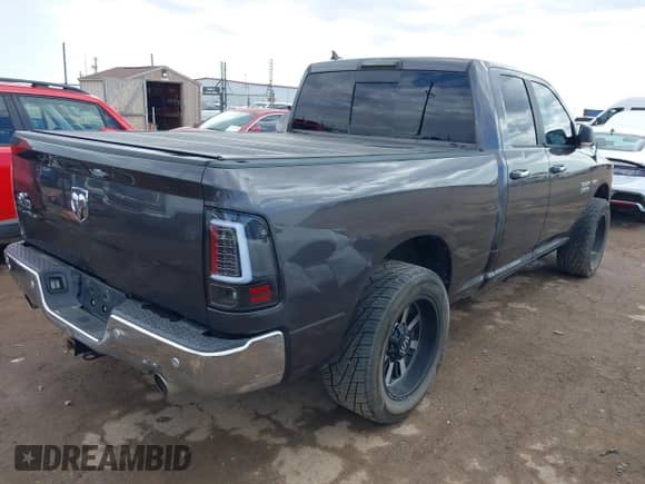 2018 Ram 1500 SLT with VIN 1C6RR6GT2JS123389, listed as a IAAI auction lot 43376046 with 95,873 mi miles and . Bid and sale history available at DreamBid. Image 4.