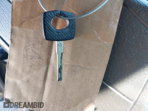 ✅ 1996 Mercedes-Benz C • VIN: WDBHA28E6TF411320 • Лот: 43389760. Опубликован ранее на IAAI с пробегом 177 700 миль. Бесплатный доступ к архиву аукционных продаж из США и подробный отчёт об истории автомобиля на DreamBid. Изображение 11.