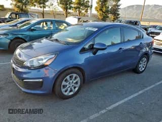 ✅ 2016 Kia Rio LX • VIN: KNADM4A31G6572706 • Lot: 94319855. Wystawiony na Copart z przebiegiem 117 289 mil. Bezpłatny archiwum sprzedaży aukcyjnych z USA i szczegółowy raport historii pojazdu na DreamBid. Zdjęcie 1.