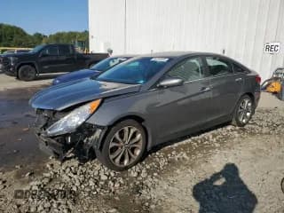 ✅ 2013 Hyundai Sonata Limited • VIN: 5NPEC4AB3DH769735 • Lot: 80191535. Listed on Copart with 128,320 mi. Free auction sales archive from the USA and detailed vehicle history report at DreamBid. Image 1.