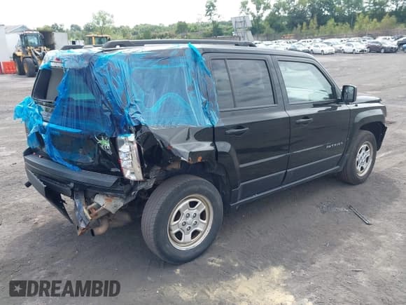 ✅ 2017 Jeep Patriot Sport • VIN: 1C4NJRBB1HD194743 • Lot: 43010175. Listed on IAAI with 125,054 mi. Free auction sales archive from the USA and detailed vehicle history report at DreamBid. Image 4.