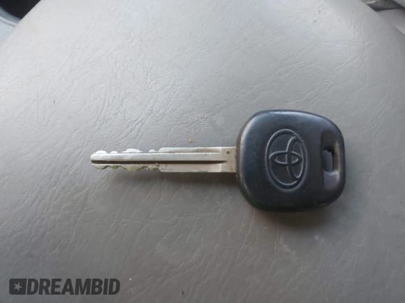 ✅ 2007 Toyota Tacoma PreRunner • VIN: 5TEJU62N27Z343052 • Lot: 43474182. Listed on IAAI with 202,629 mi. Free auction sales archive from the USA and detailed vehicle history report at DreamBid. Image 11.