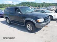 ✅ 2000 Ford Explorer XLT • VIN: 1FMZU83P7YZB43162 • Lot: 42806675. Wystawiony na IAAI z przebiegiem 141 892 mil. Bezpłatny archiwum sprzedaży aukcyjnych z USA i szczegółowy raport historii pojazdu na DreamBid. Zdjęcie 1.
