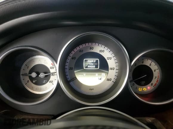 ✅ 2012 Mercedes-Benz CLS 550 • VIN: WDDLJ7DB4CA053402 • Lot: 57670575. Wystawiony na Copart z przebiegiem 99 005 mil. Bezpłatny archiwum sprzedaży aukcyjnych z USA i szczegółowy raport historii pojazdu na DreamBid. Zdjęcie 9.