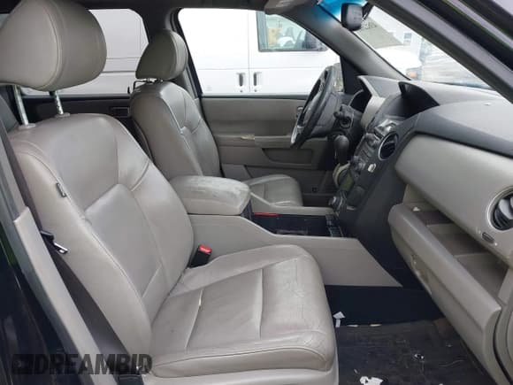 ✅ 2013 Honda Pilot EX-L • VIN: 5FNYF4H77DB050203 • Lot: 43822125. Listed on IAAI with 273,890 mi. Free auction sales archive from the USA and detailed vehicle history report at DreamBid. Image 5.