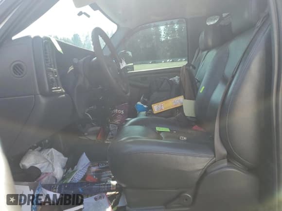 ✅ 2005 Chevrolet Silverado 2500HD LS • VIN: 1GCHK23U25F931501 • Лот: 70152695. Опубликован ранее на Copart с пробегом 81 383 миль. Бесплатный доступ к архиву аукционных продаж из США и подробный отчёт об истории автомобиля на DreamBid. Изображение 7.