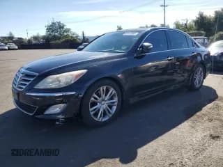 ✅ 2013 Hyundai Genesis 3.8L • VIN: KMHGC4DD9DU243715 • Лот: 87447065. Опубликован ранее на Copart с пробегом 147 820 миль. Бесплатный доступ к архиву аукционных продаж из США и подробный отчёт об истории автомобиля на DreamBid. Изображение 1.
