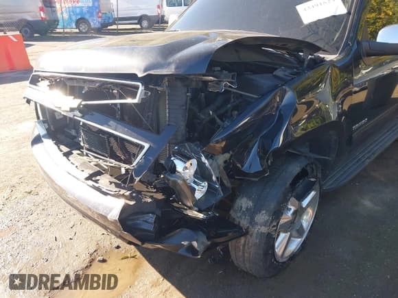 ✅ 2012 Chevrolet Tahoe LT • VIN: 1GNSCBE09CR136655 • Lot: 43491523. Wystawiony na IAAI z przebiegiem 212 813 mil. Bezpłatny archiwum sprzedaży aukcyjnych z USA i szczegółowy raport historii pojazdu na DreamBid. Zdjęcie 6.