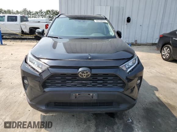 ✅ 2021 Toyota RAV4 XLE • VIN: 2T3P1RFV4MW160306 • Lot: 60722055. Wystawiony na Copart z przebiegiem 62 620 mil. Bezpłatny archiwum sprzedaży aukcyjnych z USA i szczegółowy raport historii pojazdu na DreamBid. Zdjęcie 5.