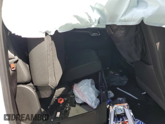 ✅ 2024 Chevrolet Silverado 1500 LTZ • VIN: 2GCUDGED1R1272617 • Лот: 64769255. Опубликован ранее на Copart с пробегом Не указан. Бесплатный доступ к архиву аукционных продаж из США и подробный отчёт об истории автомобиля на DreamBid. Изображение 10.