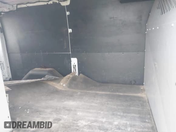 ✅ 2015 Ford Transit Cargo • VIN: 1FTNE1YM6FKA84830 • Лот: 41635007. Опубликован ранее на IAAI с пробегом 192 886 миль. Бесплатный доступ к архиву аукционных продаж из США и подробный отчёт об истории автомобиля на DreamBid. Изображение 8.