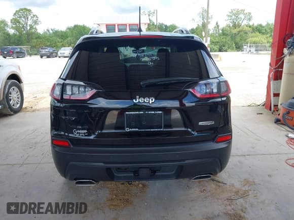 ✅ 2021 Jeep Cherokee Latitude Lux • VIN: 1C4PJMMXXMD158385 • Lot: 42413514. Listed on IAAI with 86,163 mi. Free auction sales archive from the USA and detailed vehicle history report at DreamBid. Image 16.