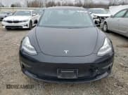 ✅ 2018 Tesla Model 3 Long Range Battery • VIN: 5YJ3E1EB5JF149151 • Lot: 96117285. Wystawiony na Copart z przebiegiem Nie podano. Bezpłatny archiwum sprzedaży aukcyjnych z USA i szczegółowy raport historii pojazdu na DreamBid. Zdjęcie 5.