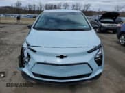 ✅ 2023 Chevrolet Bolt EV 2LT • VIN: 1G1FX6S08P4175470 • Lot: 52483675. Wystawiony na Copart z przebiegiem 22 313 mil. Bezpłatny archiwum sprzedaży aukcyjnych z USA i szczegółowy raport historii pojazdu na DreamBid. Zdjęcie 5.