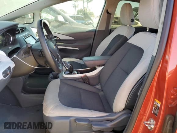 ✅ 2020 Chevrolet Bolt EV LT • VIN: 1G1FY6S03L4105396 • Lot: 73027784. Wystawiony na Copart z przebiegiem 31 131 mil. Bezpłatny archiwum sprzedaży aukcyjnych z USA i szczegółowy raport historii pojazdu na DreamBid. Zdjęcie 7.