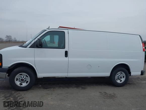 ✅ 2015 GMC Savana Cargo • VIN: 1GTZ7TCG2F1279676 • Lot: 41297824. Wystawiony na IAAI z przebiegiem 328 683 mil. Bezpłatny archiwum sprzedaży aukcyjnych z USA i szczegółowy raport historii pojazdu na DreamBid. Zdjęcie 14.