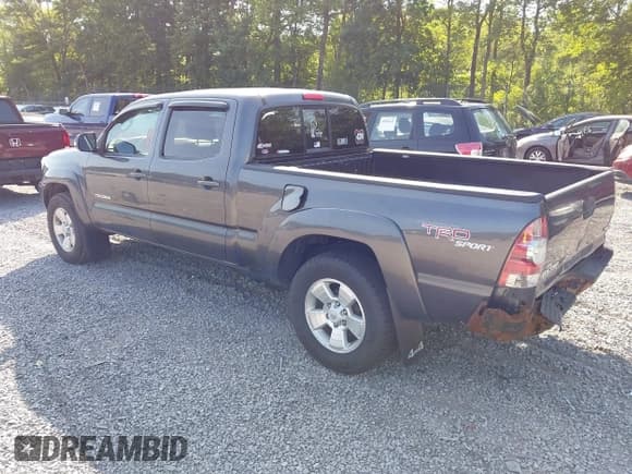 ✅ 2013 Toyota Tacoma • VIN: 3TMMU4FN3DM061944 • Lot: 42867859. Listed on IAAI with 183,857 mi. Free auction sales archive from the USA and detailed vehicle history report at DreamBid. Image 3.