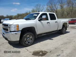 2013 Chevrolet Silverado 2500HD Work Truck z VIN 1GC1KVC82DF162227, wystawiony jako Copart lot #53527375 z przebiegiem 420 036 mil mil oraz Szkoda całkowita • Salvage title. Historia ofert i sprzedaży dostępna na DreamBid. Obrazek 1.